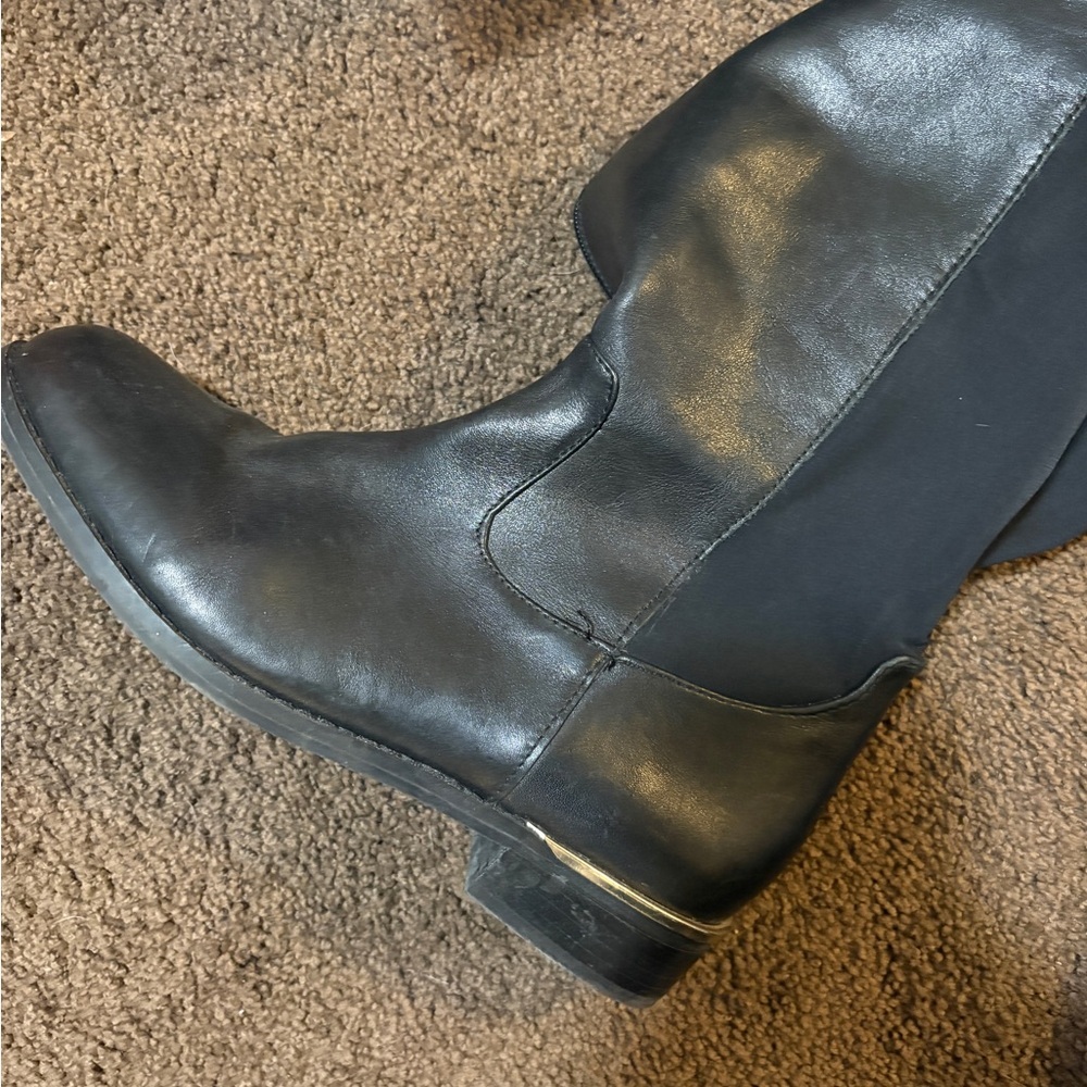 CHANTEL Black Leather knee high boots. Sz 8.5 - Picture 4 of 6